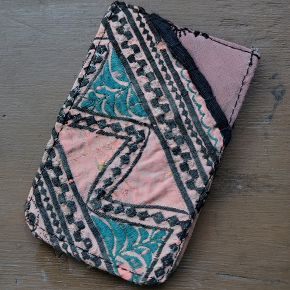 🌎👽 Free People Boho Embroidered Repurposed vtg banjara hippie Wallet card case - Picture 14 of 16